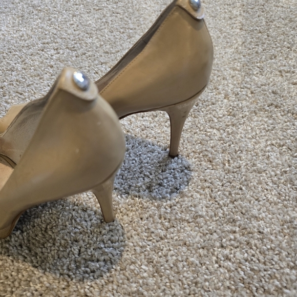 Michael Kors Women's Tan Peep-Toe Heels - Picture 12 of 14